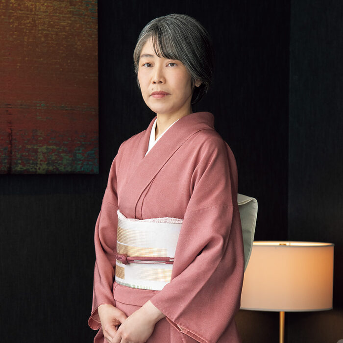 作家・澤田瞳子さんの着物の時間──着物の魅力は平面の中に季節があり、温度や匂いまでもが感じ取れるところ