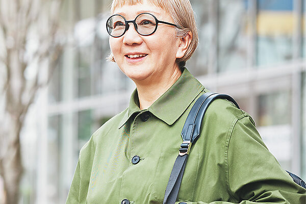 黄金の80代に向けて、70歳から機織り修行を始めた重松さんの働き方──いくつになっても私らしく稼ぐ