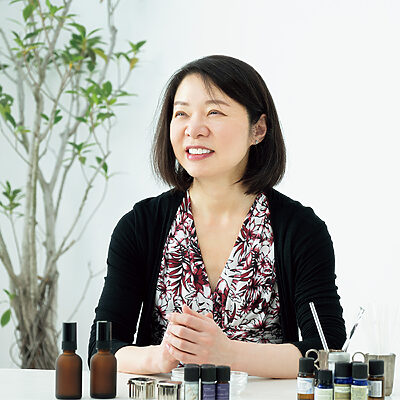 会社を早期退職し、アロマ講師になった河野さんの働き方──いくつになっても私らしく稼ぐ