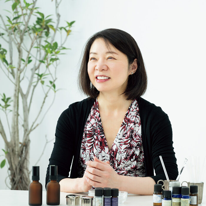 会社を早期退職し、アロマ講師になった河野さんの働き方──いくつになっても私らしく稼ぐ