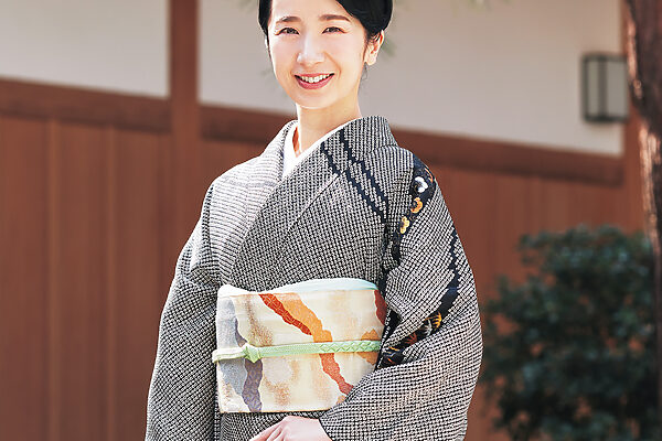 俳優・映美くららさんの着物の時間──着物には無限の楽しみ方があり、自分なりの着こなしができるのも魅力