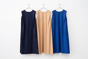 カラーバリエーションは、ネイビー、ブルー、モカの3色展開