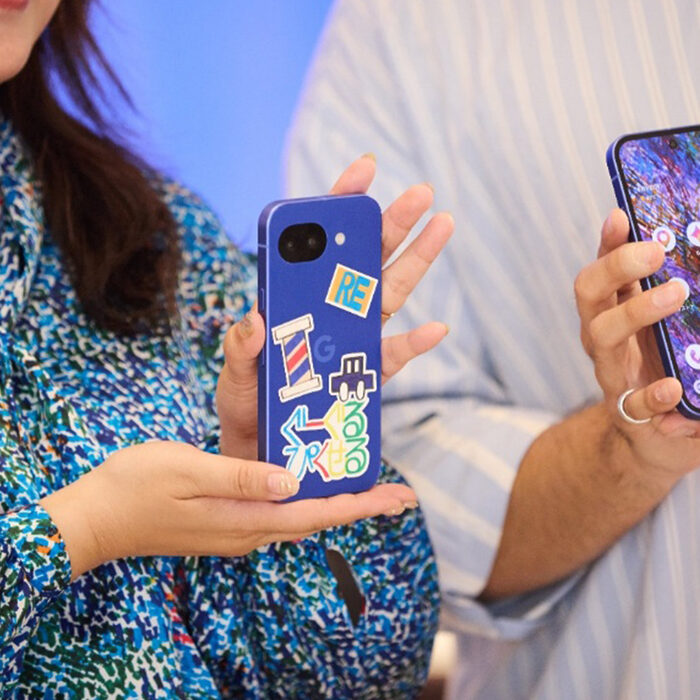毎日を特別にする、青。Google初の日本限定モデルGoogle Pixel 10a「Isai Blue」と巡る、岩手・ヘラルボニーのアート旅