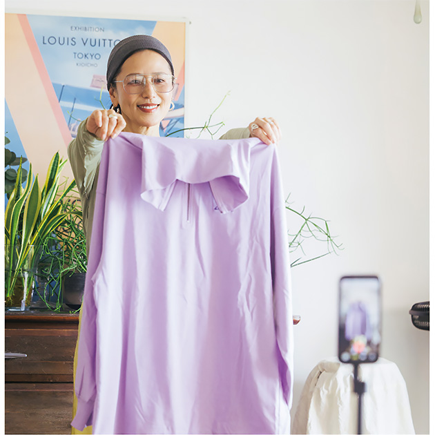 ファッショニスタ・上村幸野さんに学ぶ着こなし術──ひとクセアイテム