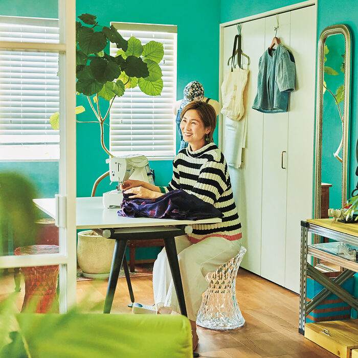 色鮮やかな部屋で、パワーを感じながら洋服作りに没頭できる【趣味を満喫、私の贅沢な空間①】