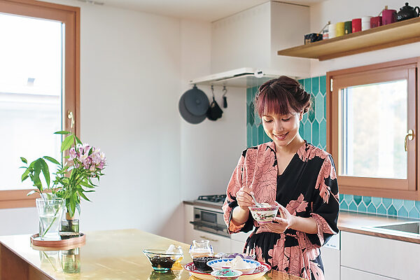 料理する私も来客も一緒に楽しめる、オープンな空間に──声優、作家・池澤春菜さんの居心地のいい台所