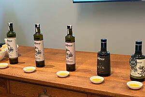 オリーブオイルのお土産を求めて立ち寄ったAllpressでは、さまざまなオリーブオイルを試食。改めて、ニュージーランドの食の豊かさに気づかされた