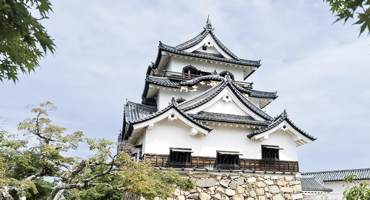 国宝・彦根城】堀に囲まれた城内を巡った後は、足軽組屋敷の風情を