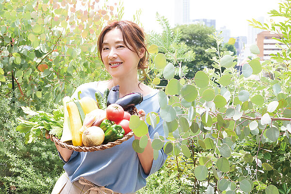 俳優・大塚寧々さん「自分で育てている夏野菜から元気をもらっています」──夏バテ知らずのあの人の食養生