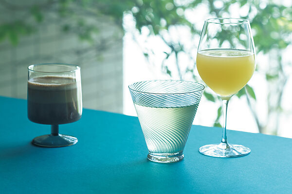 【おいしくて正しい水分補給】いつもの冷たいお茶とコーヒーにひと手間加えて華やかな一杯に