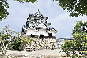 足軽組屋敷の風情が味わえる彦根城。最上階からは彦根市街や琵琶湖が一望できる