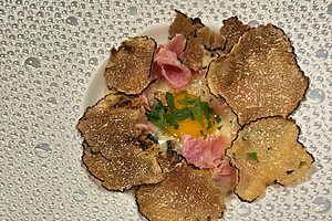 小山薫堂さんプロデュースの「十勝ロイヤルマンガリッツァポークのシルク仕立てトリュフ香るチーズリゾット」