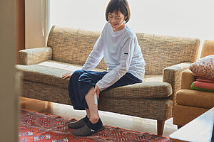 「足の疲れを感じた時はふくらはぎに貼ってリラックス。薄いし、ぴたっと貼れて心地がいい」