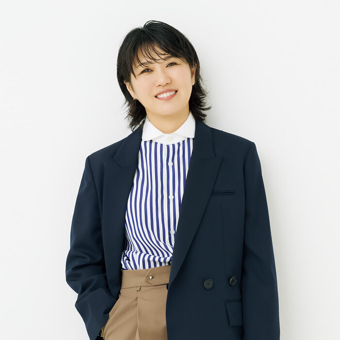 定番を新鮮に着こなす、アイテム選びのコツ──大沼こずえの「ずっとの、おしゃれ」