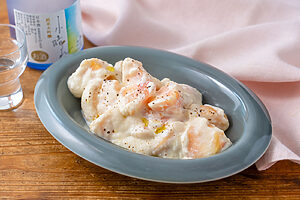 【ぐっち夫婦のお酒とおつまみ】桃の豆腐クリーム白和え×日本酒