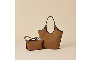 トートバッグ「RIDGE」［ポリエステル×牛革：H27.5～29×W〈上辺〉43/ 〈下辺〉32.5×D17.5cm］2万2000円、ショルダーバッグ「RIDGE」［ポリエステル×牛革：H16×W〈上辺〉29.5/ 〈下辺〉25×D10cm］1万4300円（共にトプカピ／クリケットウェブ mail：contact@cricket-online.jp）