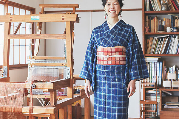 文化の翻訳家・吉澤朋さんの着物の時間──祖父たちが残してくれた貴重な着物と真摯に向き合い、次世代へ繋げたい