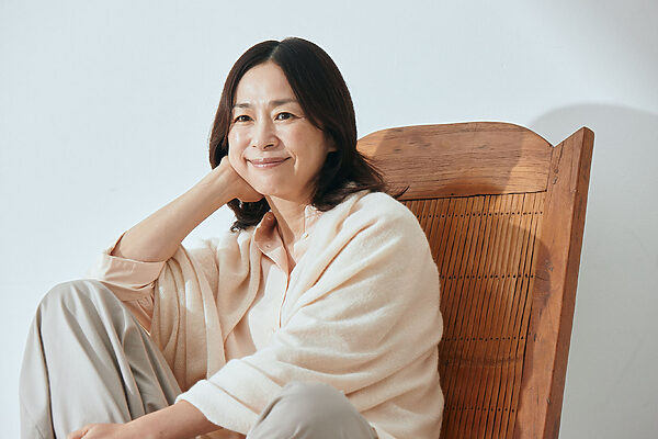 あれこれ重ねなくても、ここまで満ちる──俳優・西田尚美さんも実感。大人肌に自信をくれるマスク級（※1）化粧水