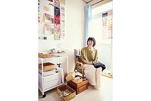 子どもの洋服づくりがきっかけでハンドメイドの楽しさに目覚めたこぎん刺し作家の植木友子さん。こぎん刺しは決まった型がなく、個性が出しやすい