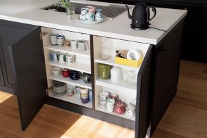 柳沢さんは中国茶、夫はコーヒー派。それぞれが管理し、味わいを楽しんでいる。