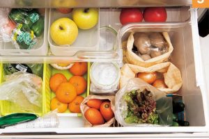 立てて保存したい葉野菜、冷やし過ぎを避けたい根菜などは、口を折りたたんだ紙袋に。