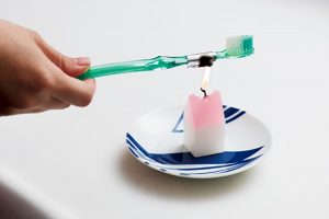 また、ネック部分をアルミで巻き、火であぶると簡単に曲がるので、届かなかった隅の汚れをかき出すことも。