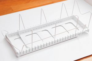 「30〜54㎝幅に自分で伸縮できるので、引き出しの幅に合わせられるのが、便利」