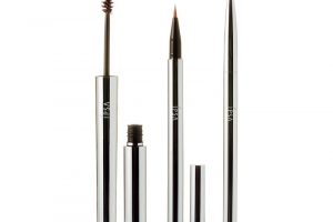 薄眉の人専用のセット。 自然な眉毛を作り出す。ペンシル、リキッドライナー、マスカラの3アイテムを組み合わせることで、まるで自眉のような立体的な眉毛に仕上がる。イプサ クリエイティブ アイブロウ エレメンツ セットで5,000円 ＊全てBR（イプサお客さま窓口 TEL.0120-523543）