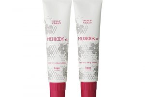 2.老廃物をとりのぞき頭皮を健やかに保つ。メディルックα スキャルプクリーン 150g×2本入り 3,000円（ホーユープロフェッショナル TEL.0120-416-229）