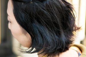 着る服に合わせて、ヘアアレンジ。「トップにボリュームを出したハーフアップで、女性らしくしました」