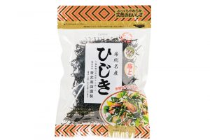 千葉県房総地域の春の名物、大潮の日のひじき採り。採れたてをすぐ加工して乾燥させるので、たっぷりの水で戻せば、ふっくら柔らかなひじきになる。