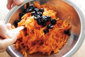 長尾智子さんに聞く、サラダをごちそうに変える、味や盛り付けのひと工夫。