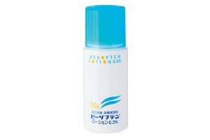 【 ビーソフテン   ローション】ヘパリン類似物質含有外用薬で、乾燥肌や皮脂欠乏症の治療の際に処方される。刺激が少なく保湿力が高く、ローションタイプはさらっとしているため全身に使いやすい。現在、最もよく使われている保湿剤。