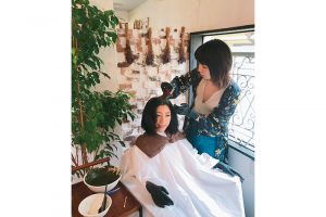 1.アンティーク調のナチュラルな店内でリラックスして施術を。