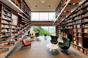 広々としたラウンジ。